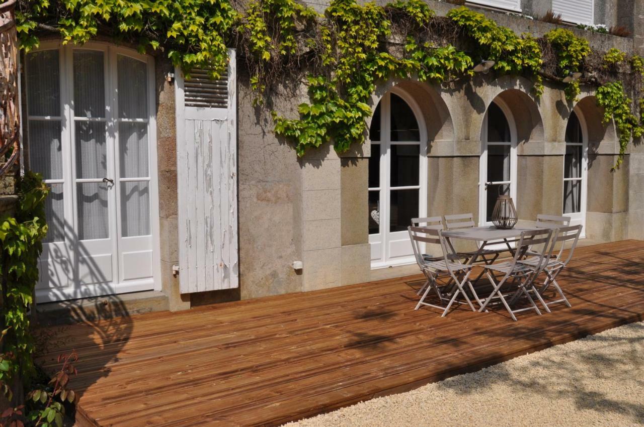 Hotel Au Rez de Jardin Cholet Exterior foto